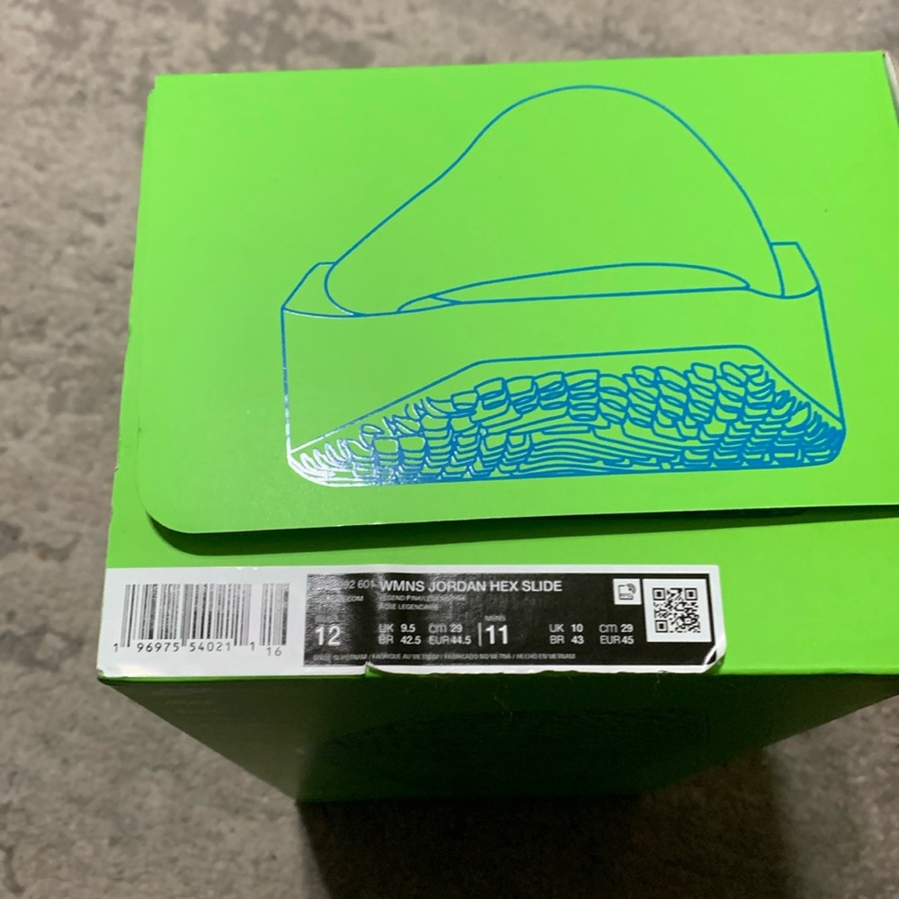Nike slides